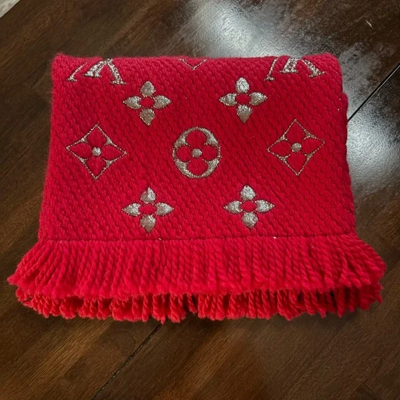 Louis Vuitton Logomania Shine Scarf - 💯% authentic - Picture 6 of 7